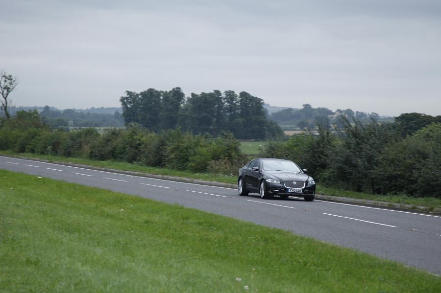  Jaguar XJ 2012 года  (UK) (фото 88 из 121)